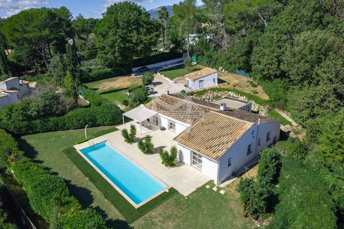 Maison à VALBONNE