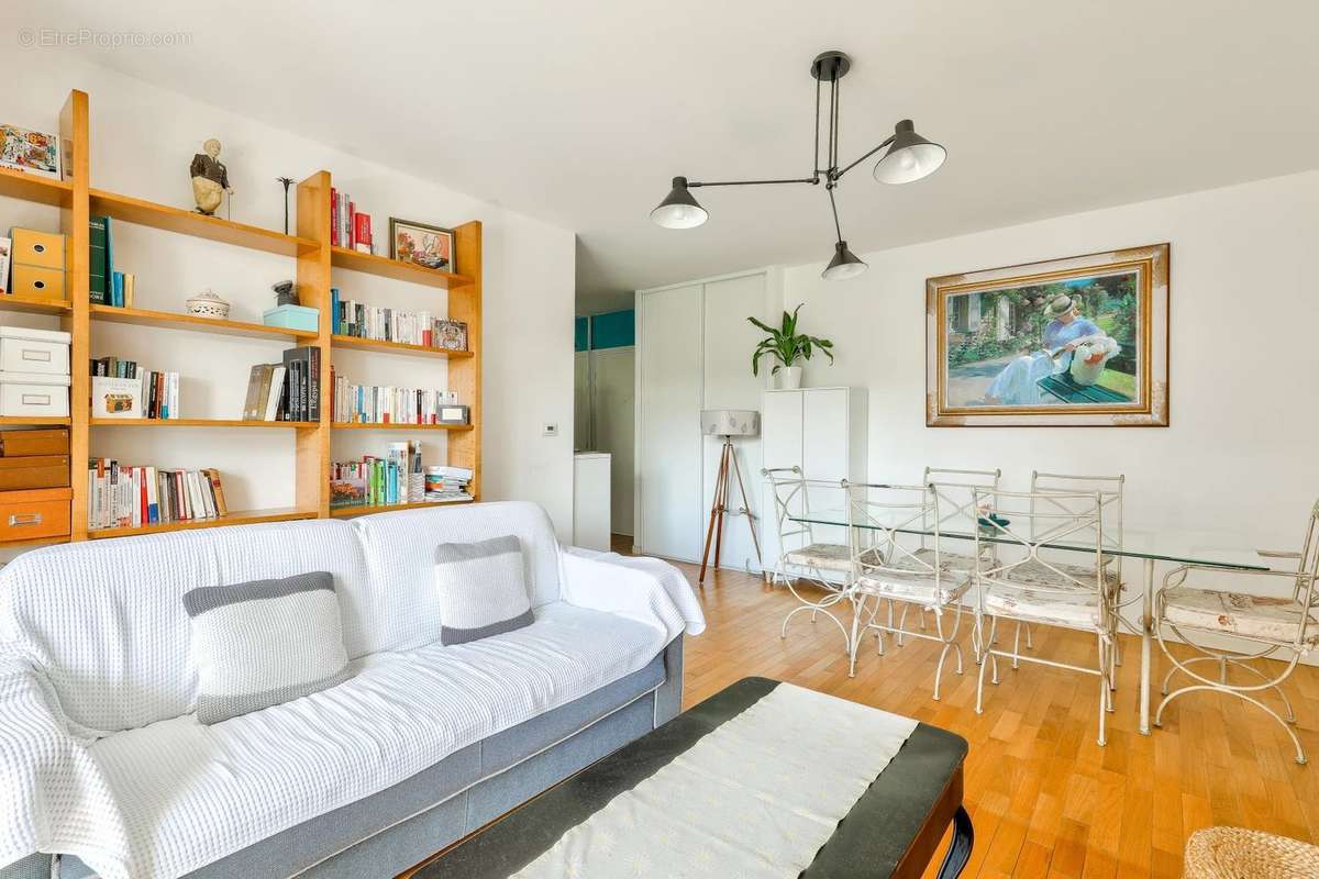 Appartement à ISSY-LES-MOULINEAUX