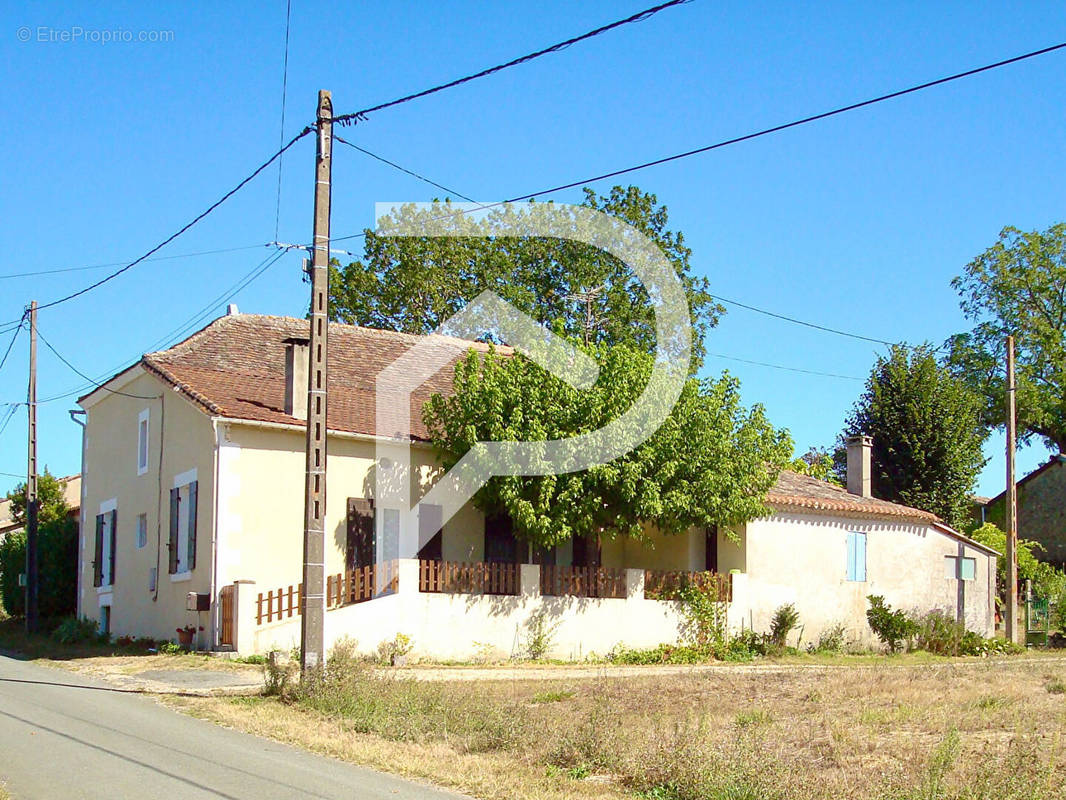 Maison à SAINT-MARTIN-DE-GURSON