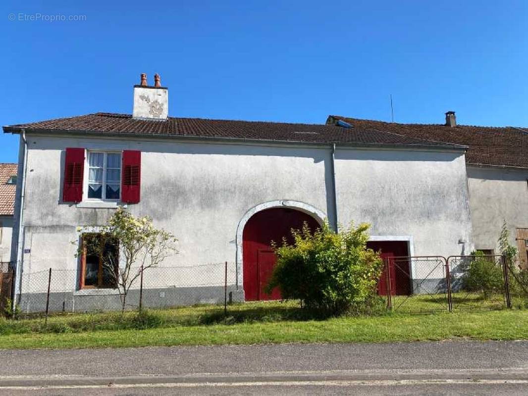 Maison à VITREY-SUR-MANCE