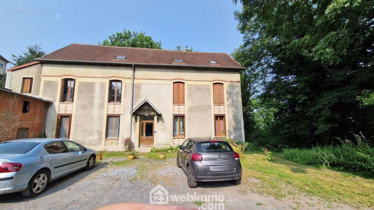 Appartement F2 situé dans une petite copropriété bien entretenue - Appartement à LAON