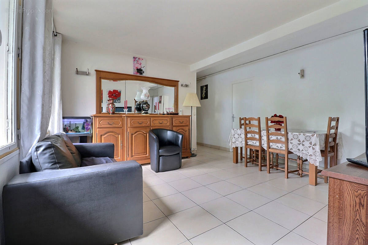 Appartement à AUBERVILLIERS