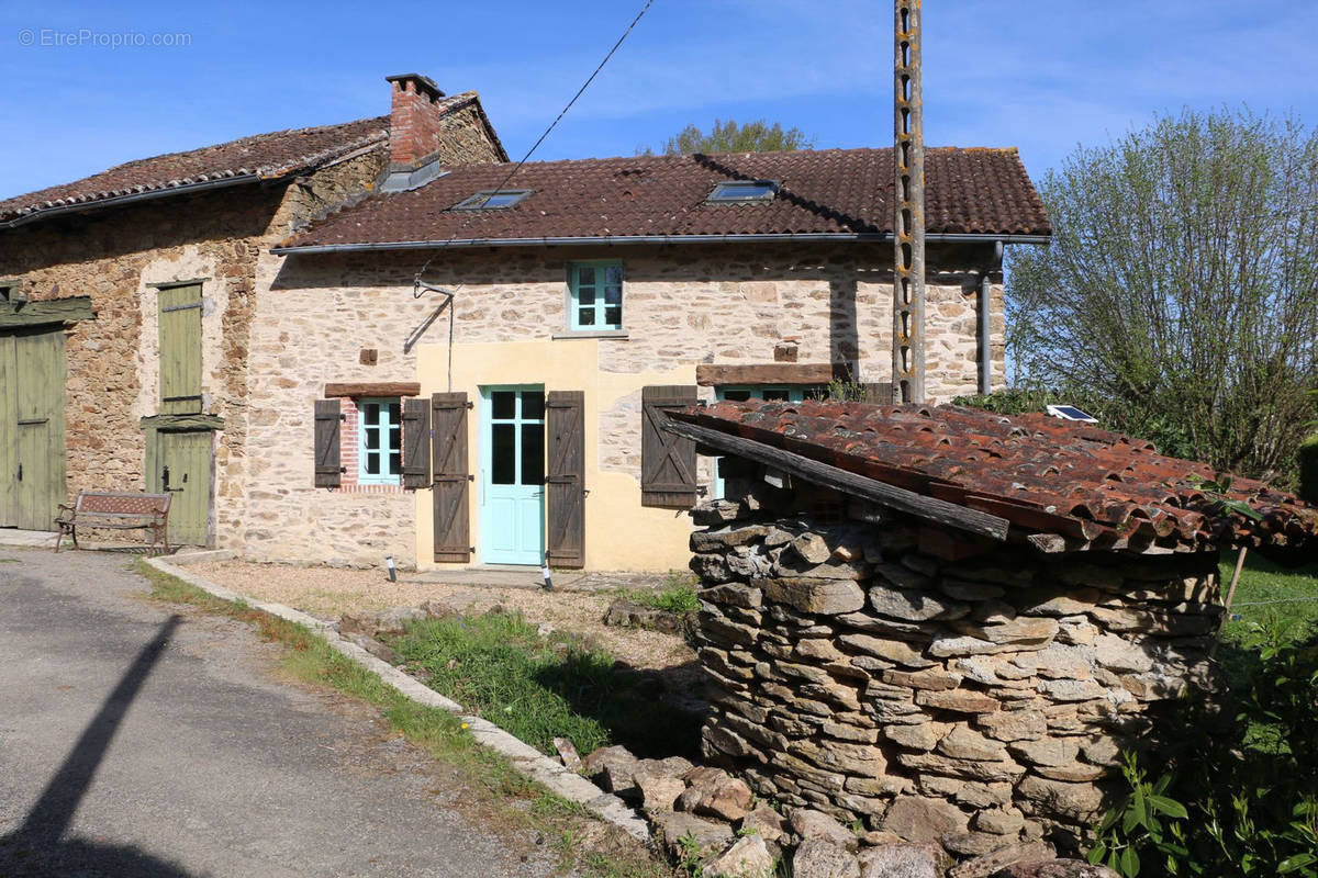 Maison à ORADOUR-SUR-VAYRES