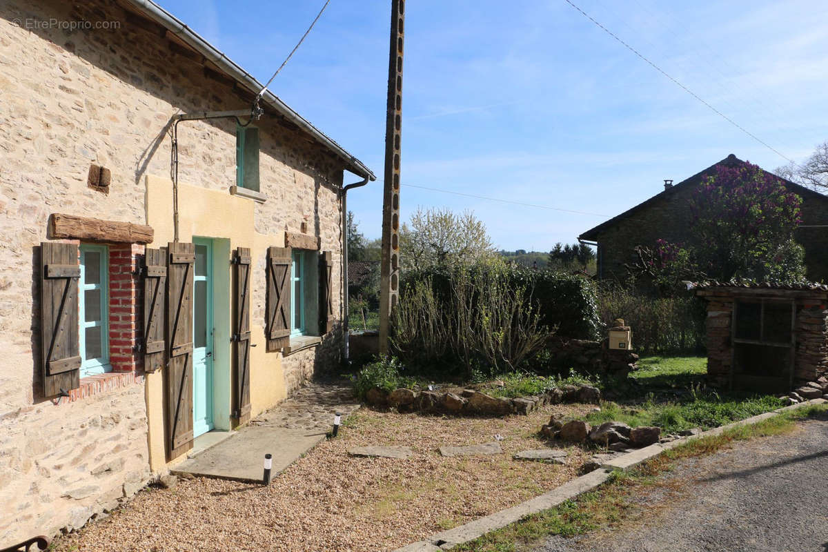 Maison à ORADOUR-SUR-VAYRES