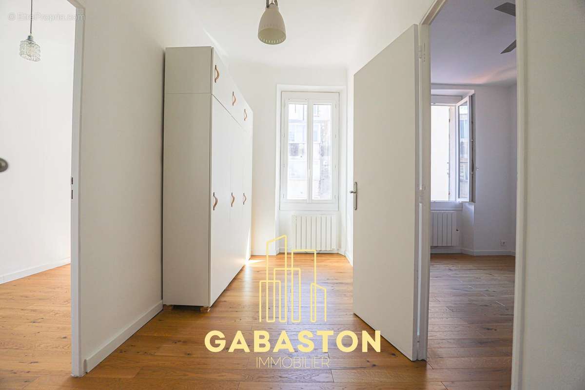 Appartement à MARSEILLE-8E