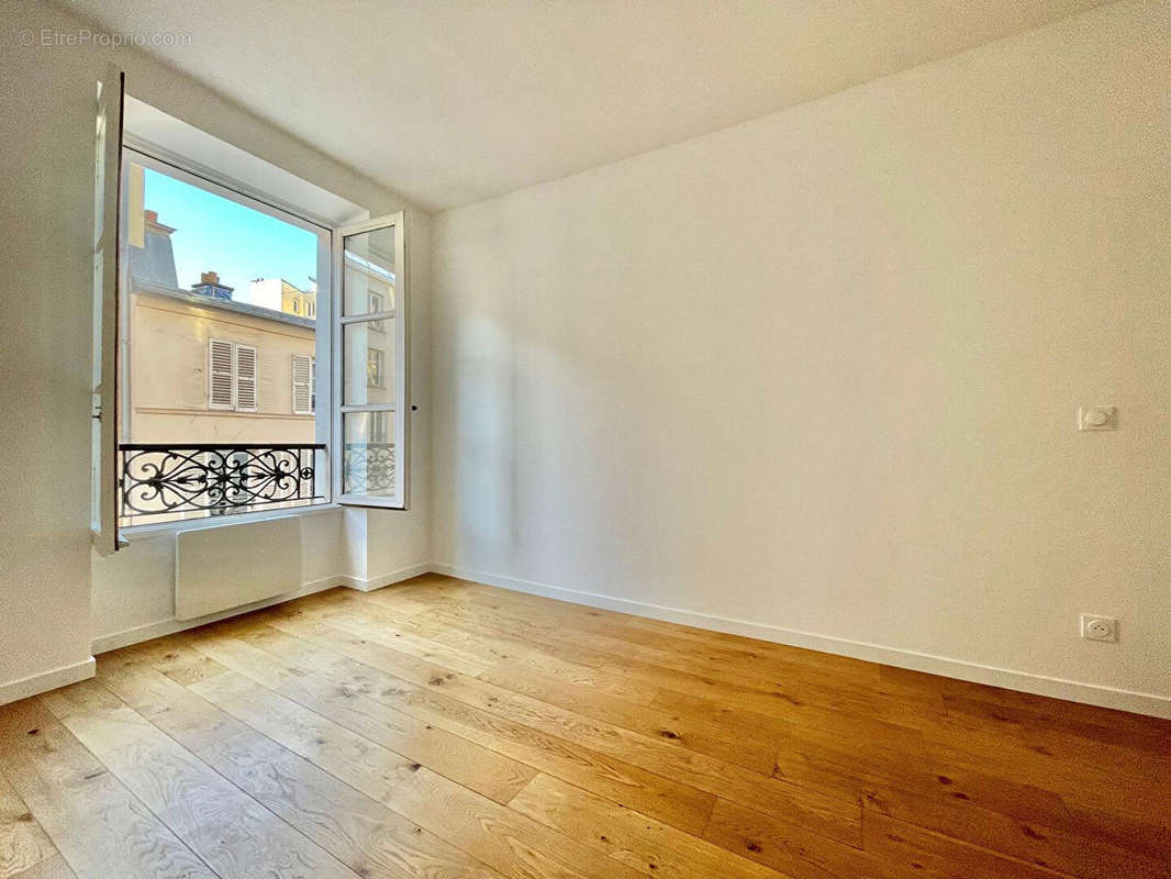 Appartement à PARIS-14E