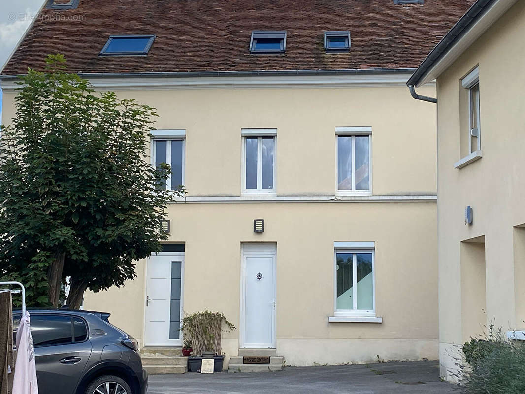 Appartement à NANTEUIL-LES-MEAUX