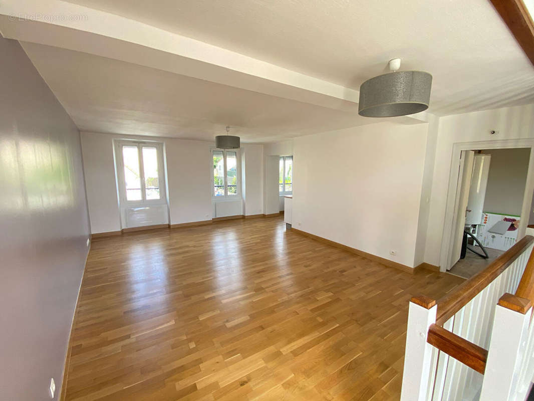 Appartement à NANTEUIL-LES-MEAUX