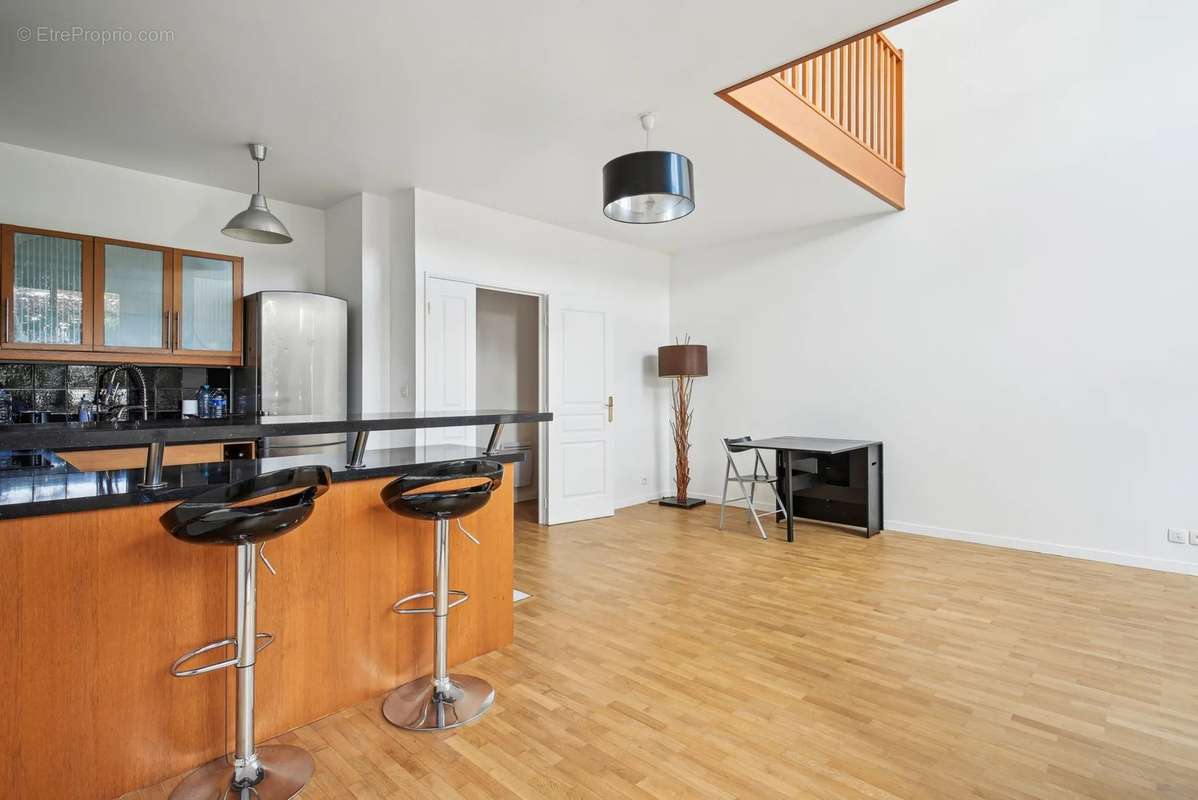 Appartement à COURBEVOIE