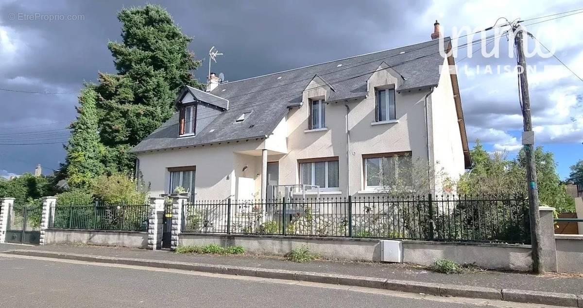 Maison à LA CHAUSSEE-SAINT-VICTOR