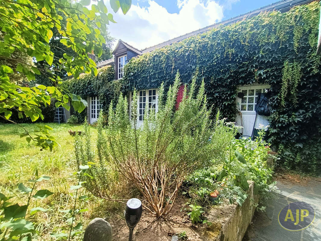 Maison à RADENAC