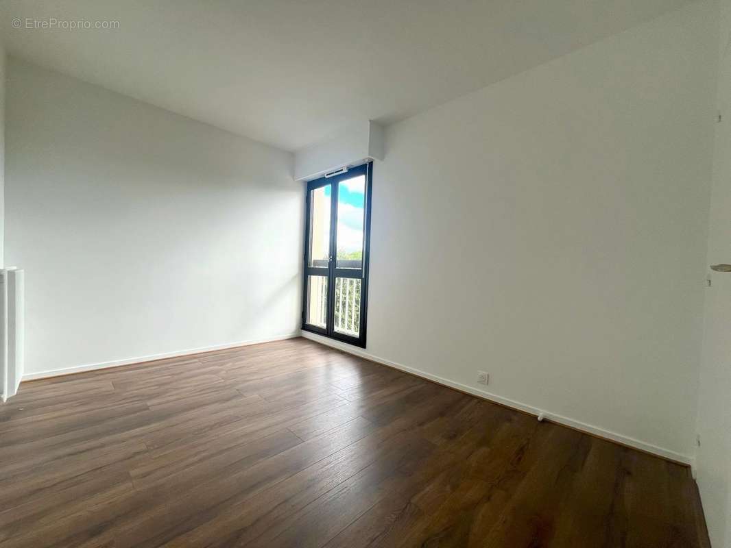 Appartement à LES CLAYES-SOUS-BOIS