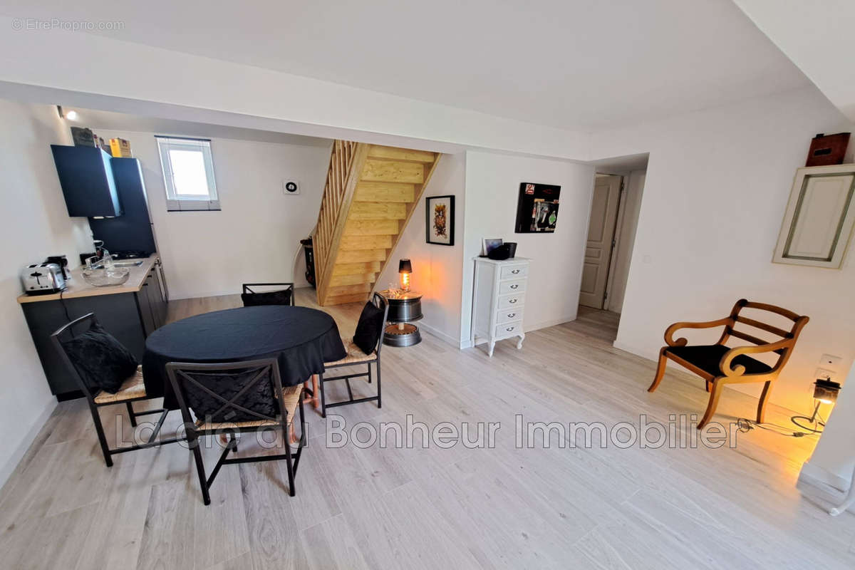 Appartement à MONTAGNAC-MONTPEZAT