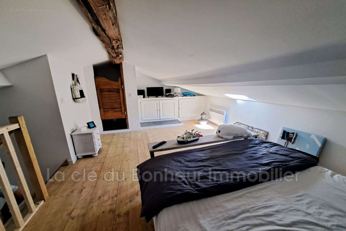 Appartement à MONTAGNAC-MONTPEZAT