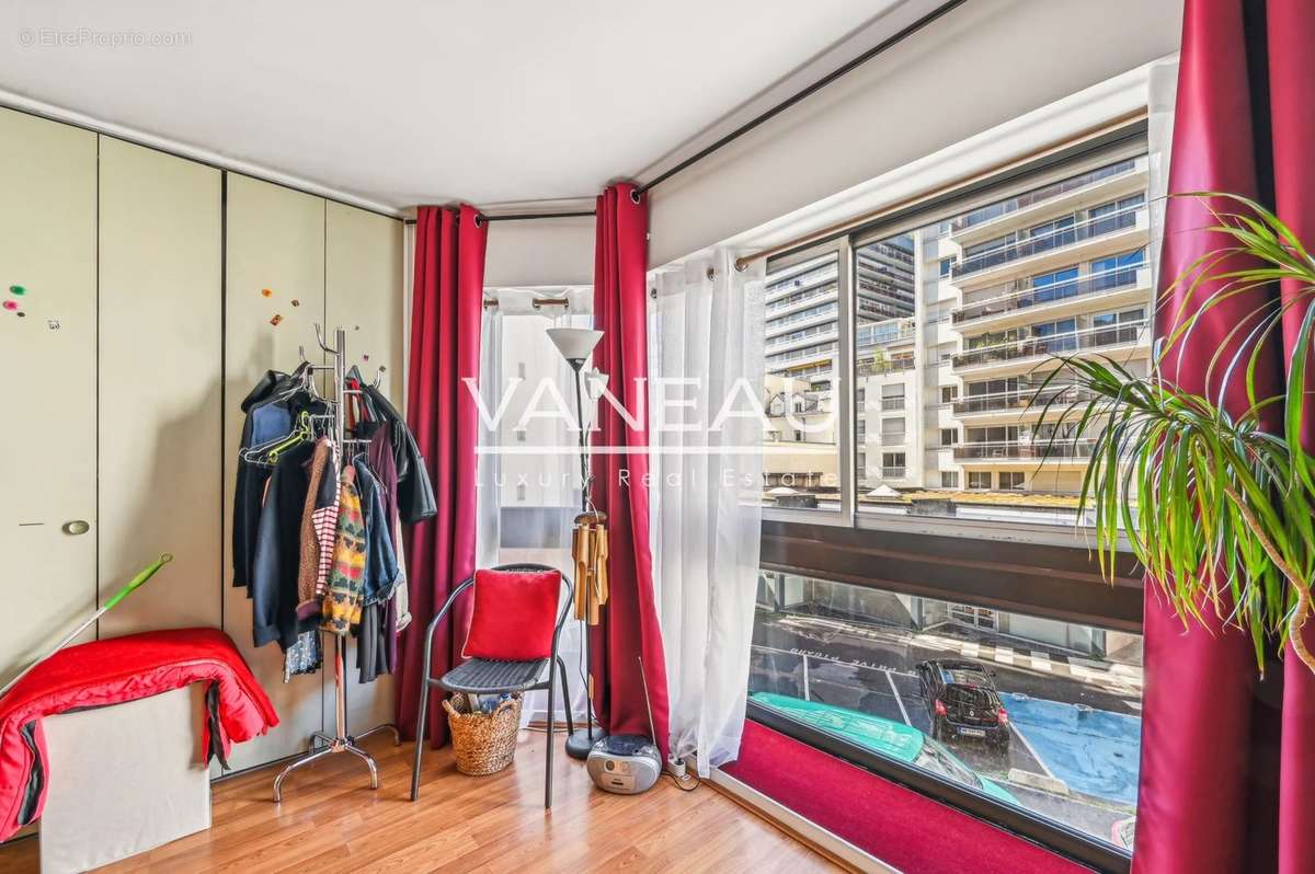 Appartement à PARIS-15E