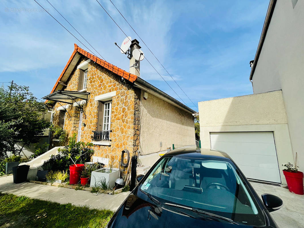 Maison à SARTROUVILLE