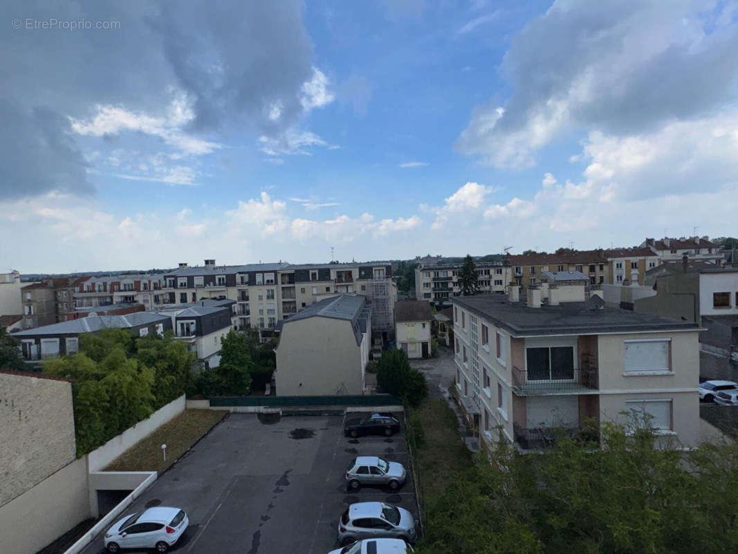 Appartement à SARTROUVILLE