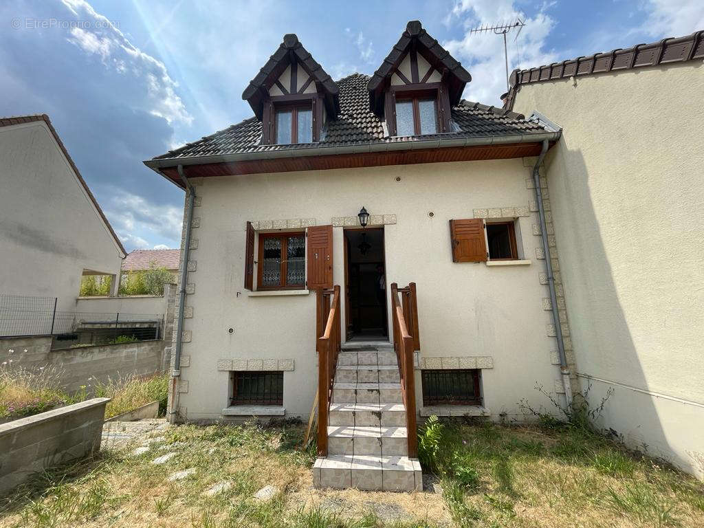 Maison à SARTROUVILLE