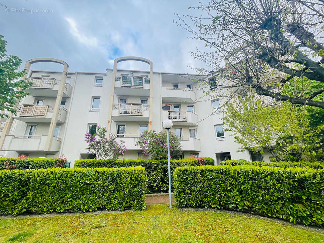 Appartement à SARTROUVILLE