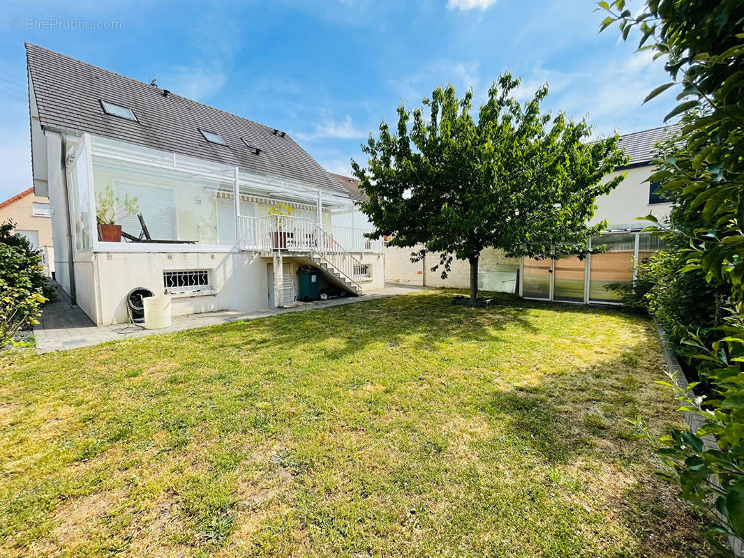 Maison à SARTROUVILLE