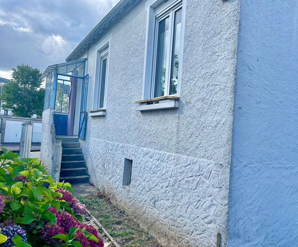 Maison à SAINT-CYR-SUR-LOIRE