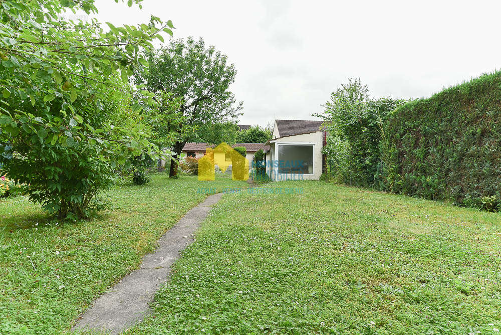 Maison à SAINTE-GENEVIEVE-DES-BOIS