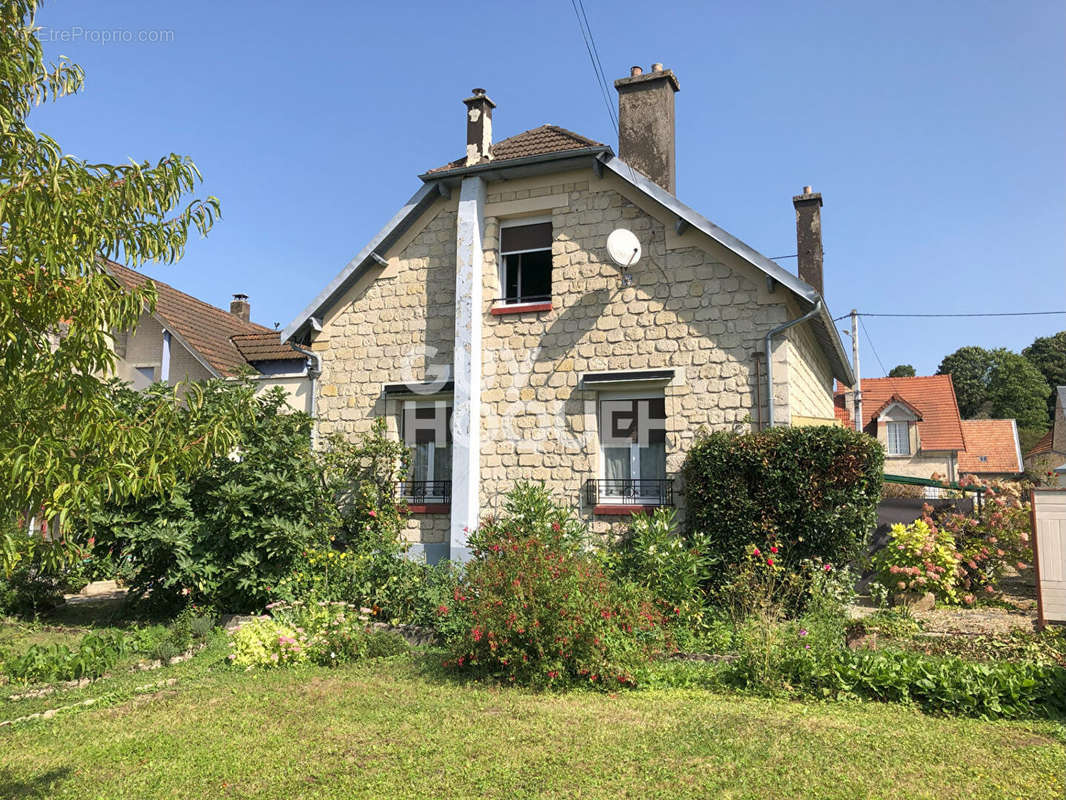 Maison à VAILLY-SUR-AISNE