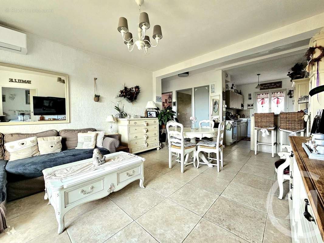 Appartement à SIX-FOURS-LES-PLAGES