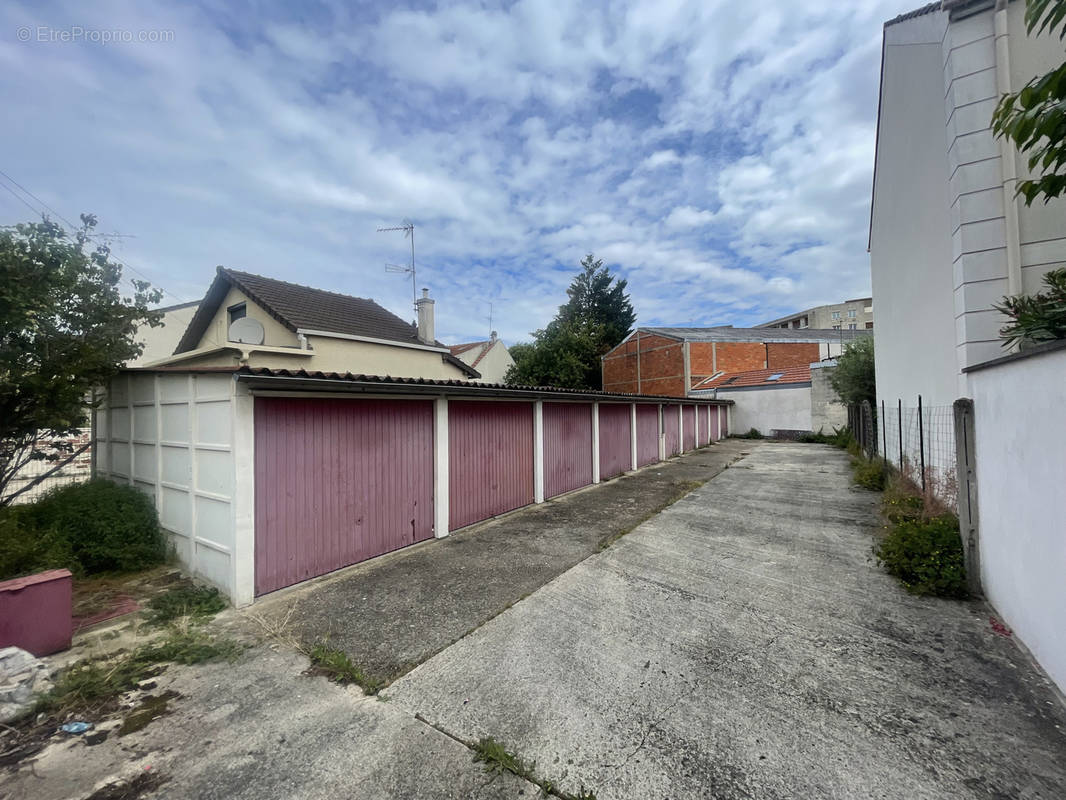 Parking à DRANCY