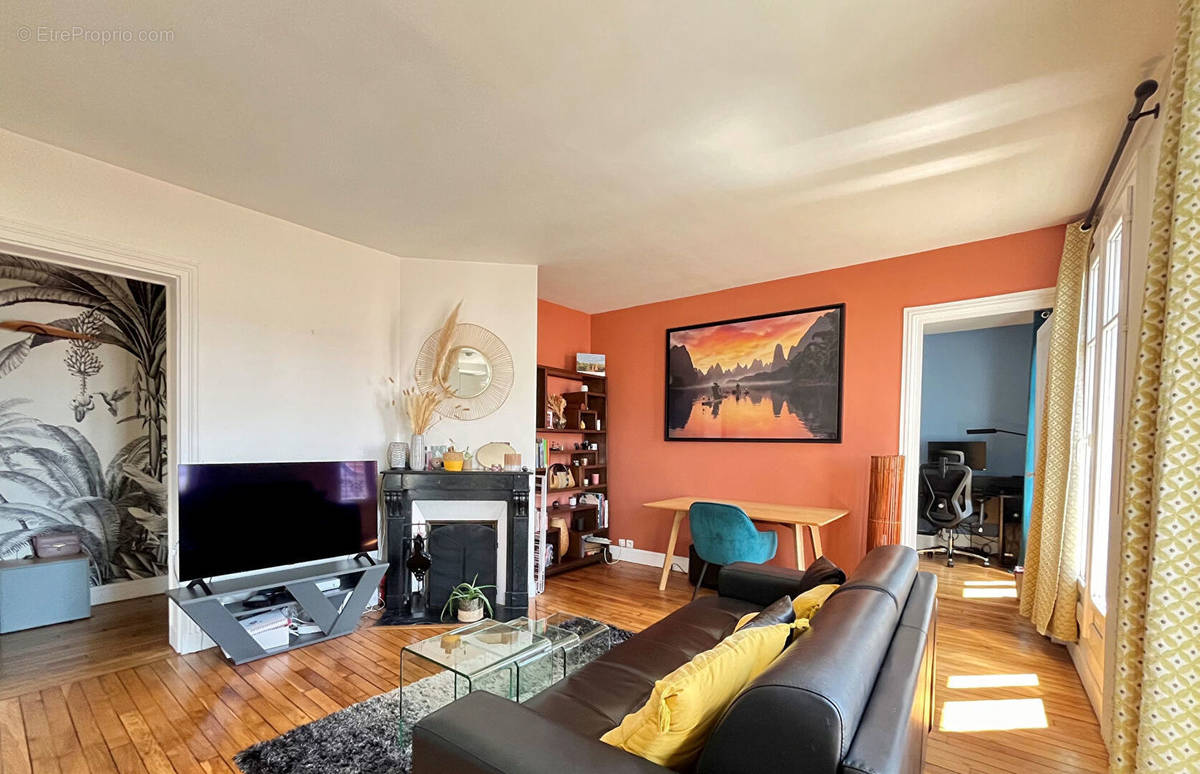 Appartement à LEVALLOIS-PERRET