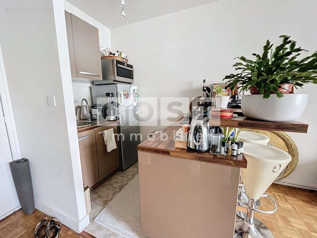 Appartement à COURBEVOIE