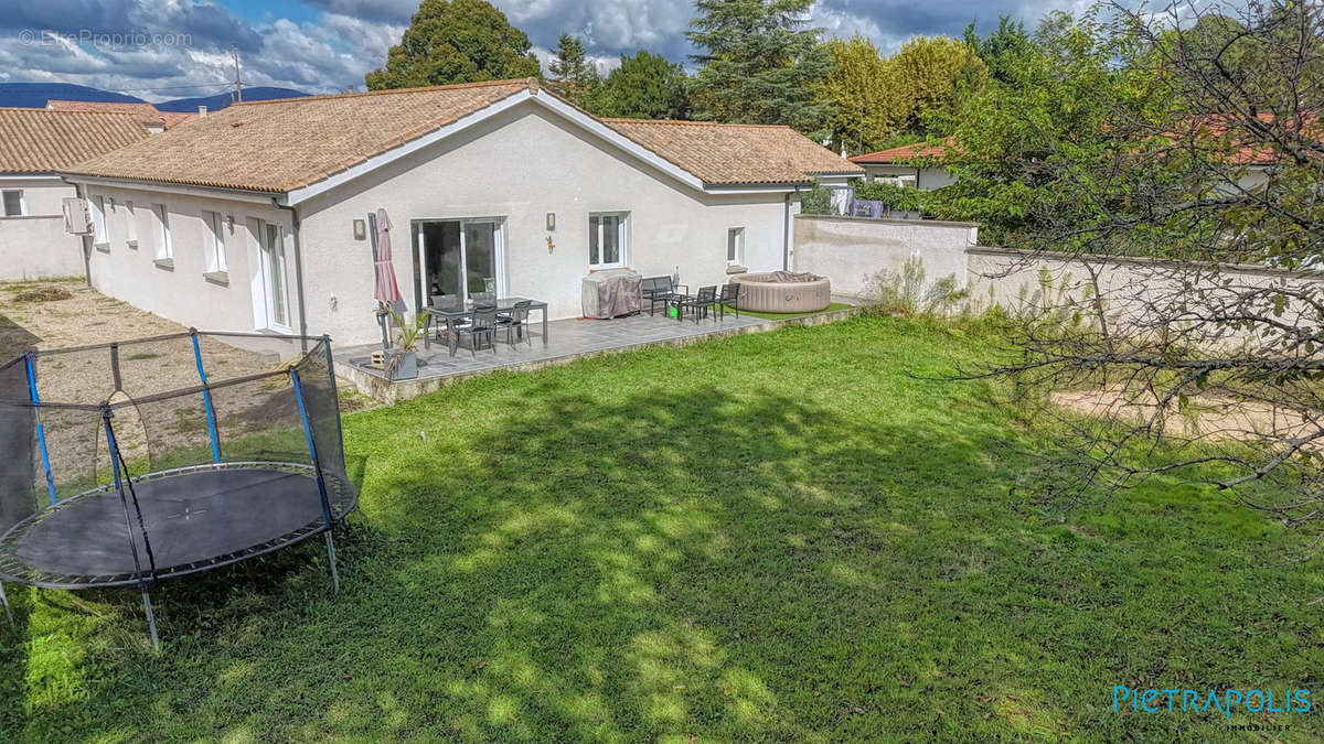 Maison à AUBERIVES-SUR-VAREZE