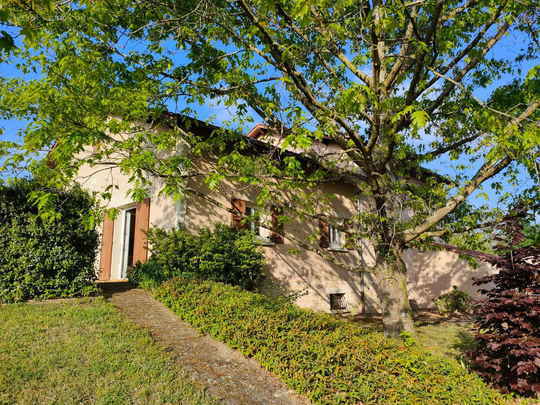 Maison à BEAUREPAIRE