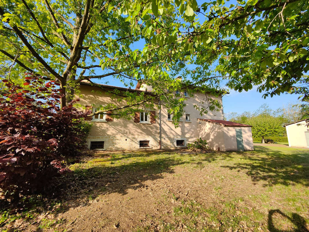 Maison à BEAUREPAIRE