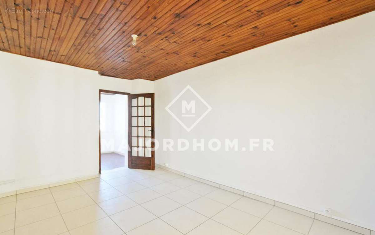 Appartement à MARSEILLE-7E