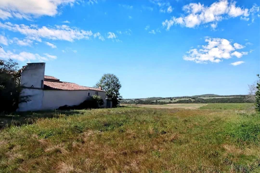 Maison à MONESTIES