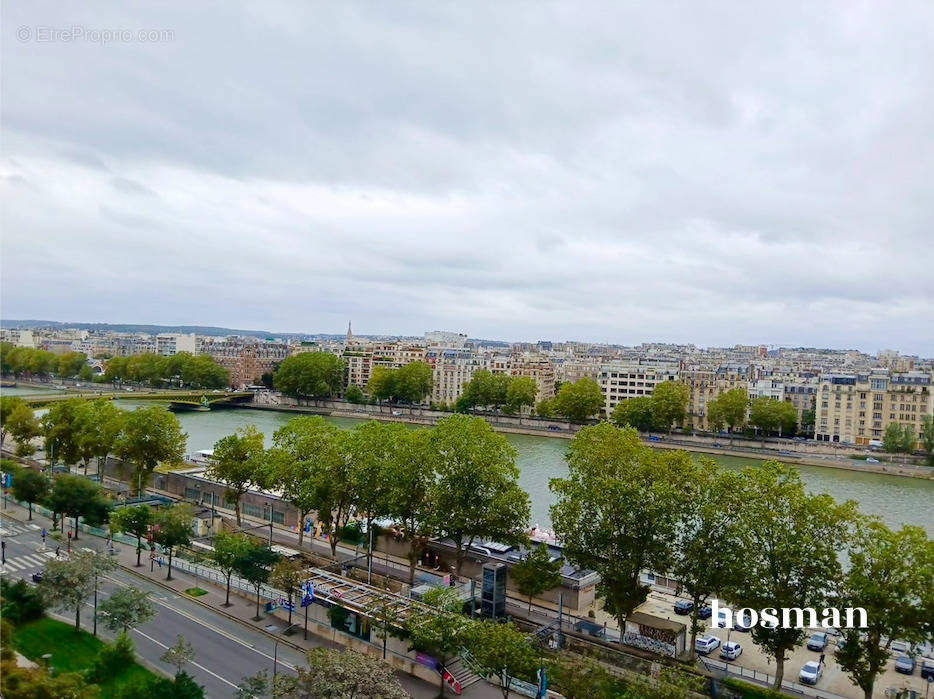 Appartement à PARIS-15E