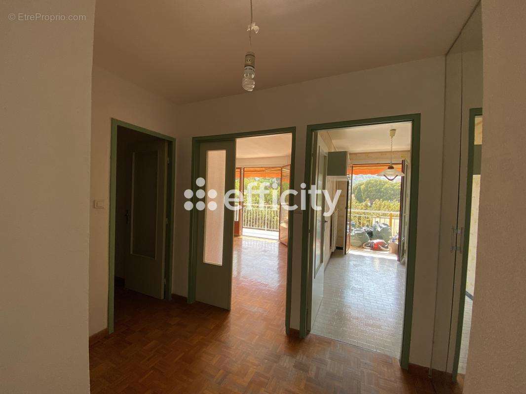 Appartement à MARSEILLE-9E