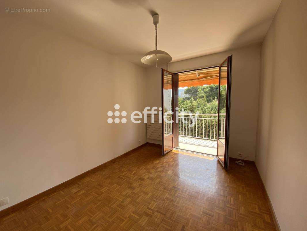 Appartement à MARSEILLE-9E