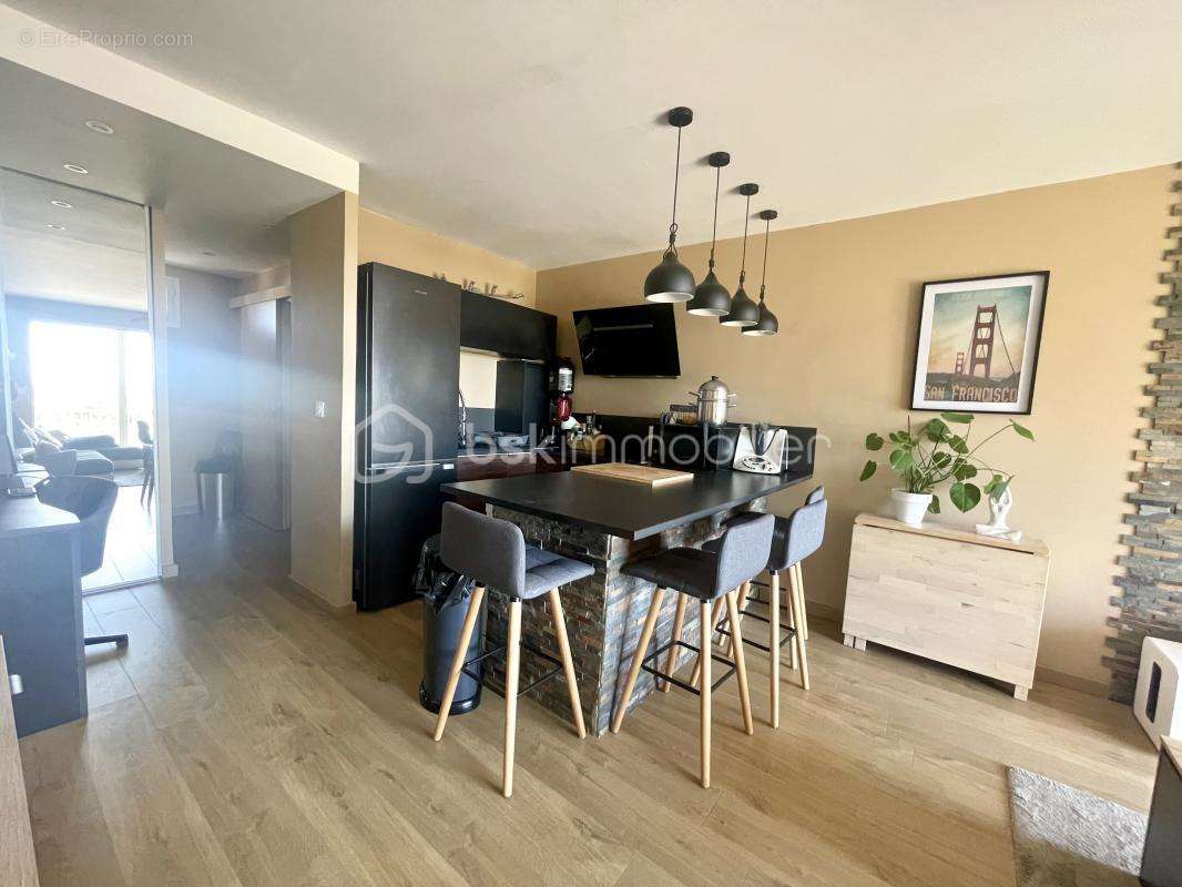 Appartement à SIX-FOURS-LES-PLAGES