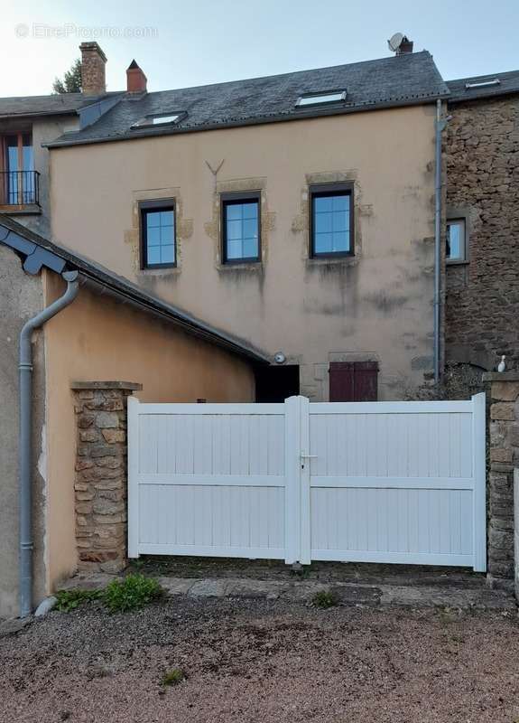 Maison à CHATEAU-CHINON(VILLE)