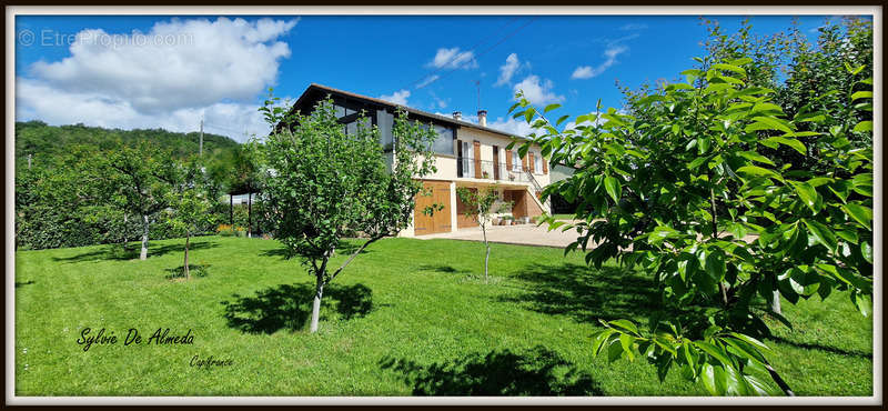 Maison à VARENNES-LES-MACON