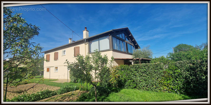 Maison à VARENNES-LES-MACON