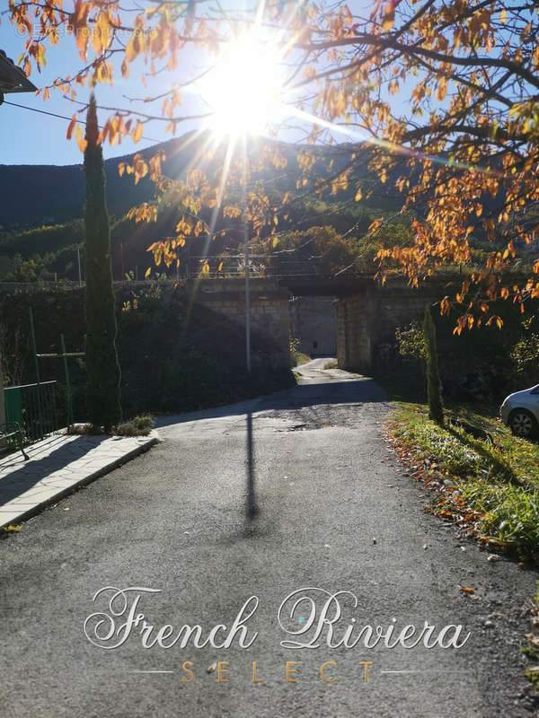 Appartement à ENTREVAUX