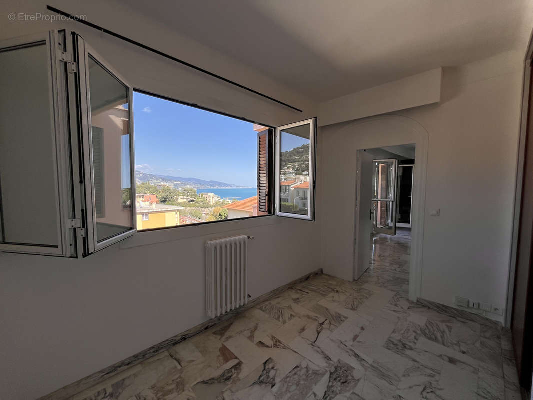 Appartement à ROQUEBRUNE-CAP-MARTIN