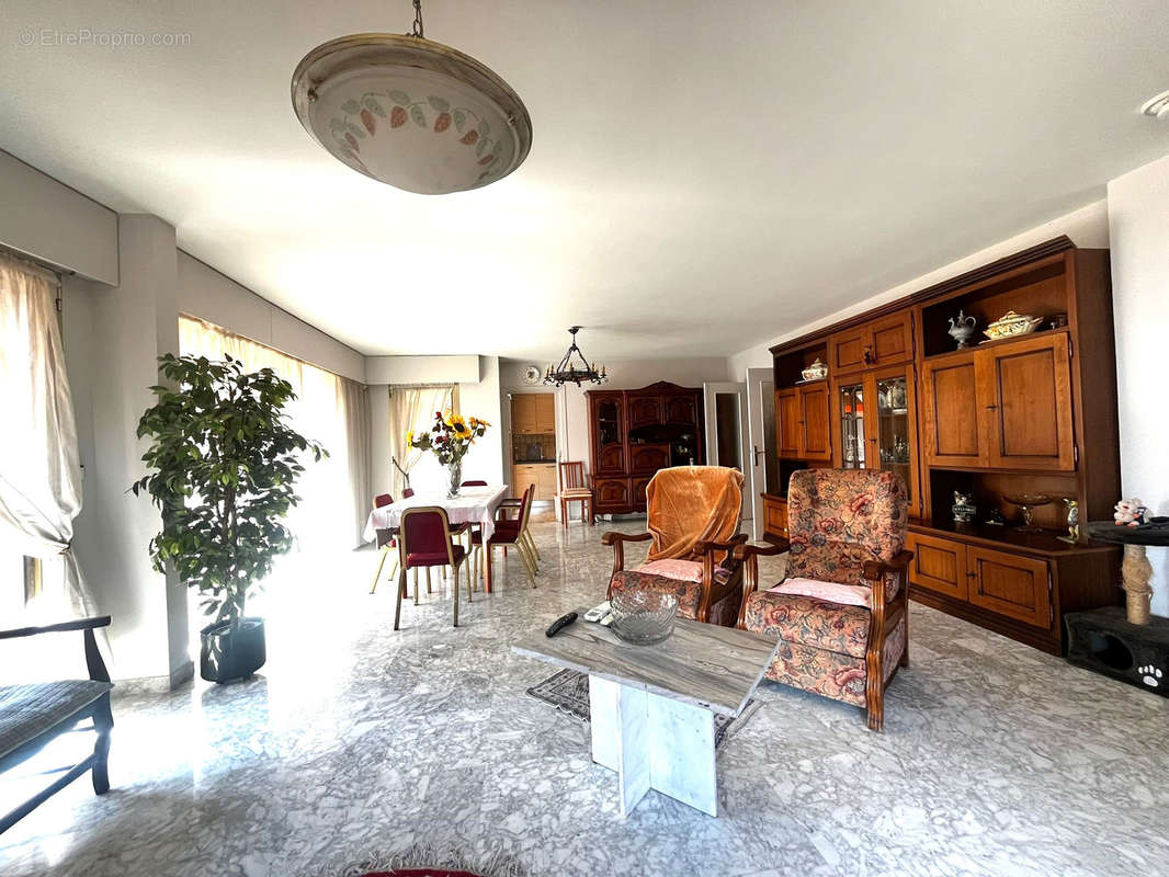 Appartement à ROQUEBRUNE-CAP-MARTIN