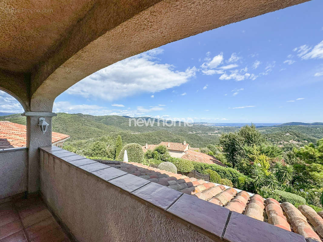 Maison à LES ADRETS-DE-L&#039;ESTEREL