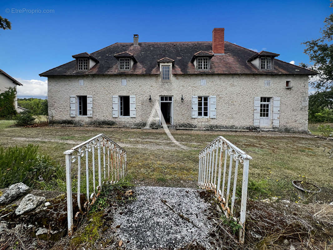 Maison à BEAUVILLE