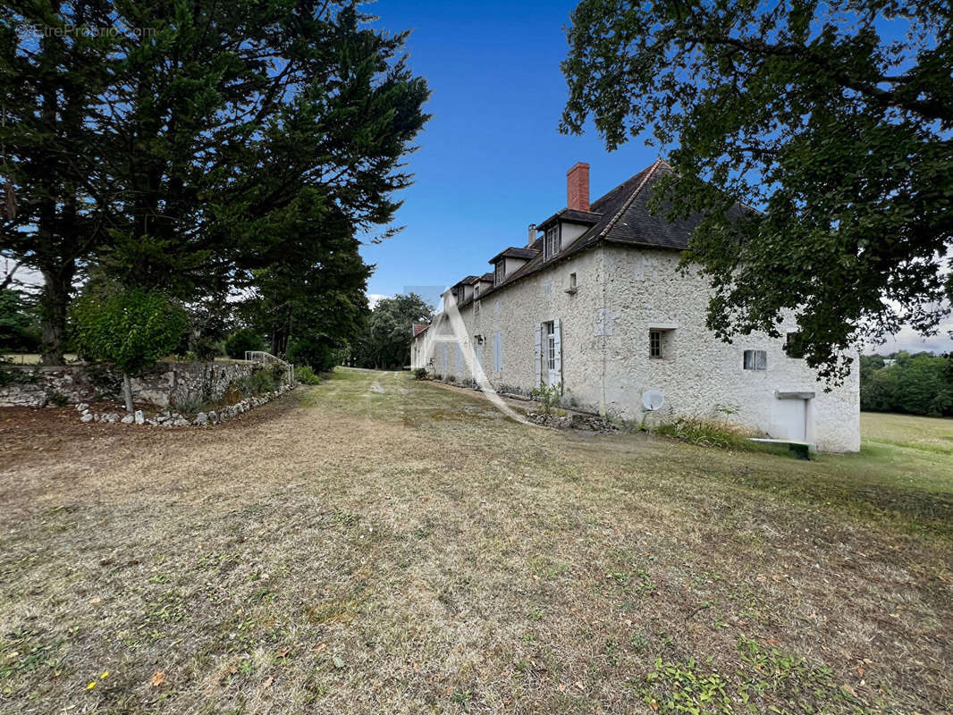 Maison à BEAUVILLE