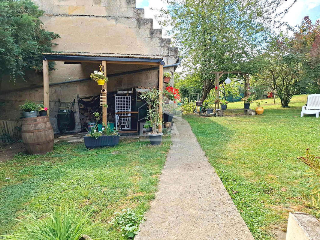 Maison à COUCY-LE-CHATEAU-AUFFRIQUE